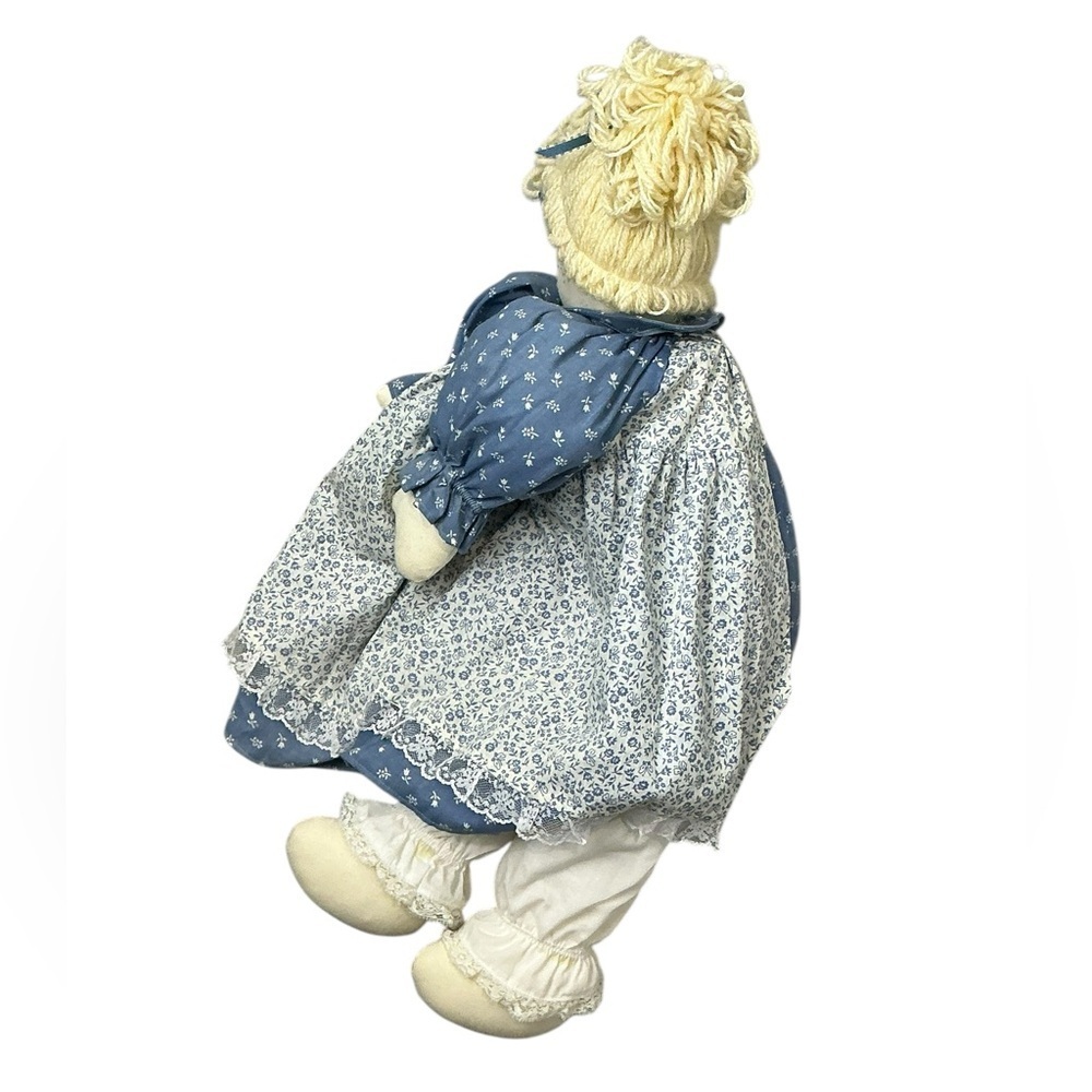 Shelf Sitter Rag Doll Hand Made Yarn Hair  Blue Floral Dress 24 Inch - Picture 6 of 13